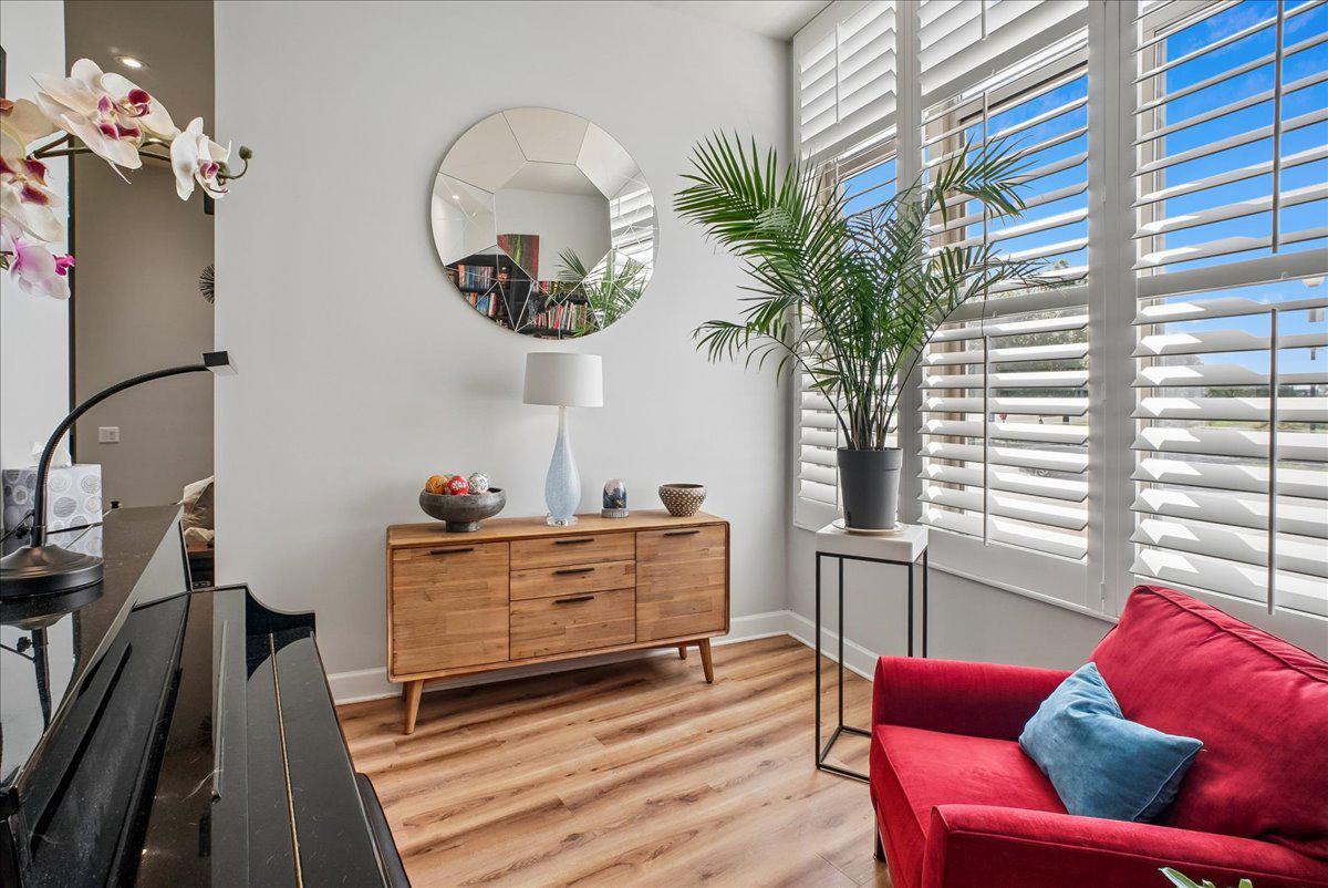 3650 South Glebe Road, Unit 157 Arlington, VA 22202 - Photo 9 of 54 Bright and inviting den