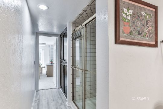 712 East Kendall Avenue Ridgecrest, CA 93555 - Photo 23 of 50 a view of a hallway with interior of the house