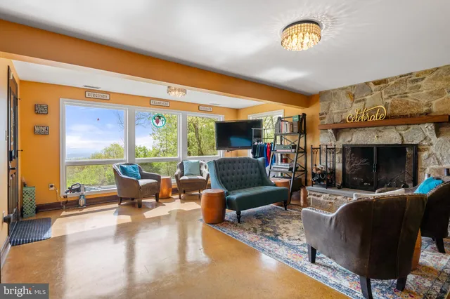 $1,700,000 | 9831 Fox Road, Frederick, MD 21702