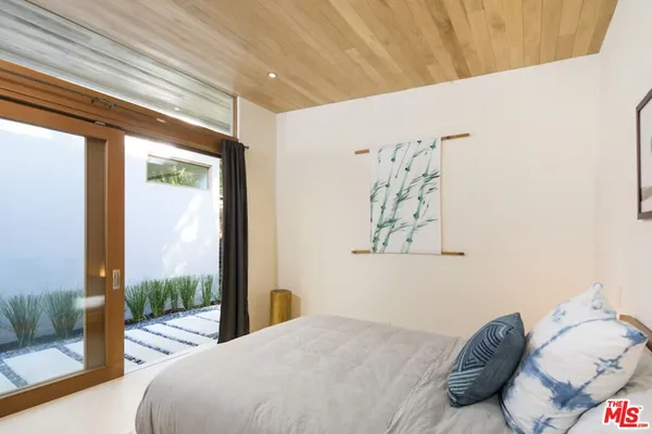 $4,900,000 | 1 Santa Teresa Beach, Clare, XX 60111