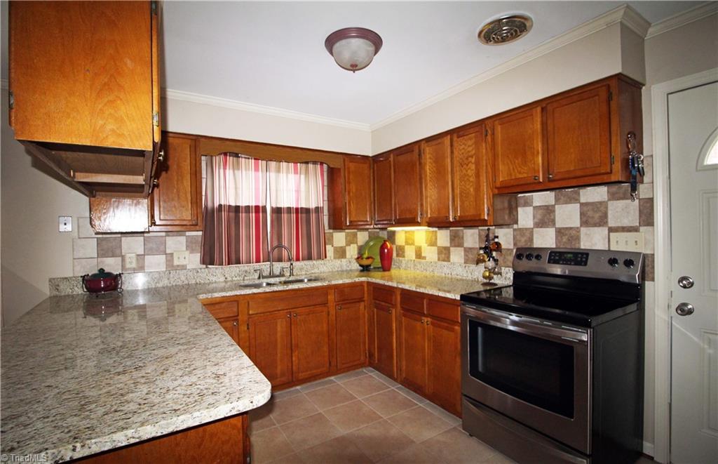 3516 Charing Cross Road Greensboro, NC 27455 - Photo 7 of 26 Gallery Image 7