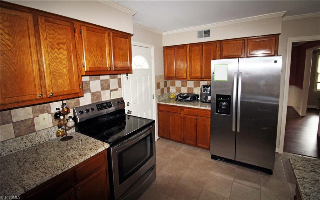 3516 Charing Cross Road Greensboro, NC 27455 - Photo 9 of 26 Gallery Image 9