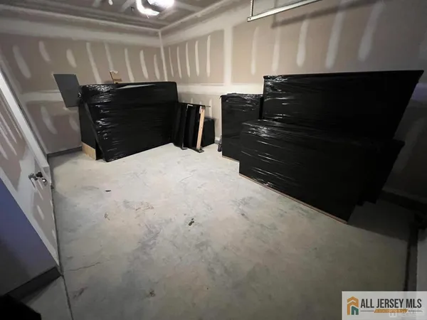 $4,300 | 706 Greenland Square, Unit 706, Highland Park, NJ 08904