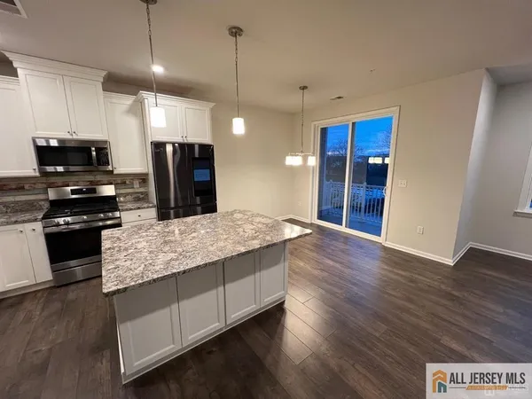 $4,300 | 706 Greenland Square, Unit 706, Highland Park, NJ 08904