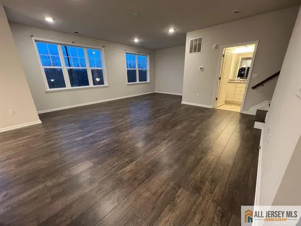 $4,300 | 706 Greenland Square, Unit 706, Highland Park, NJ 08904