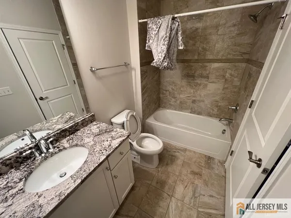 $4,300 | 706 Greenland Square, Unit 706, Highland Park, NJ 08904