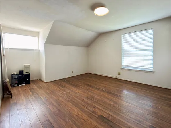 $359,900 | 1102 North Edwards Court, Irving, TX 75062