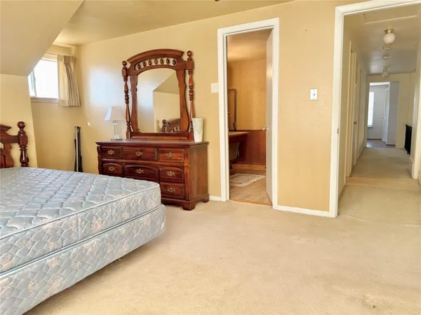 $359,900 | 1102 North Edwards Court, Irving, TX 75062