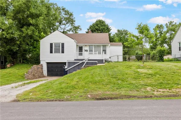 $209,990 | 2816 Northeast 56th Street, Kansas City, MO 64119