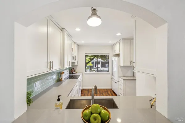 $850,000 | 212 Sylvia Way, San Rafael, CA 94903