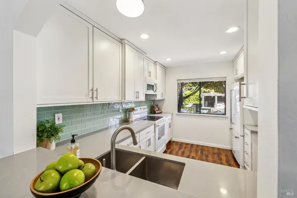 $850,000 | 212 Sylvia Way, San Rafael, CA 94903