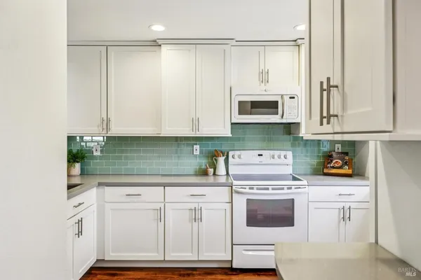 $850,000 | 212 Sylvia Way, San Rafael, CA 94903