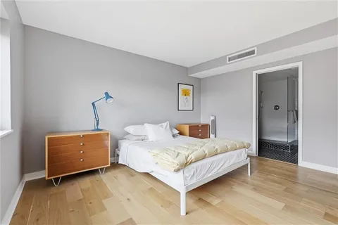 $299,000 | 310 West 49th Street, Unit 805, Kansas City, MO 64112