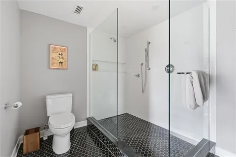 $299,000 | 310 West 49th Street, Unit 805, Kansas City, MO 64112