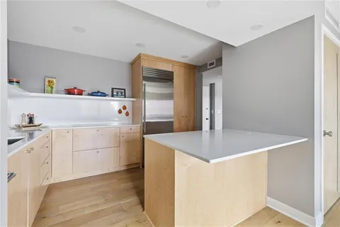 $299,000 | 310 West 49th Street, Unit 805, Kansas City, MO 64112