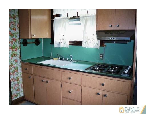 231 Plainfield Road Edison, NJ 08820 - Photo 3 of 11