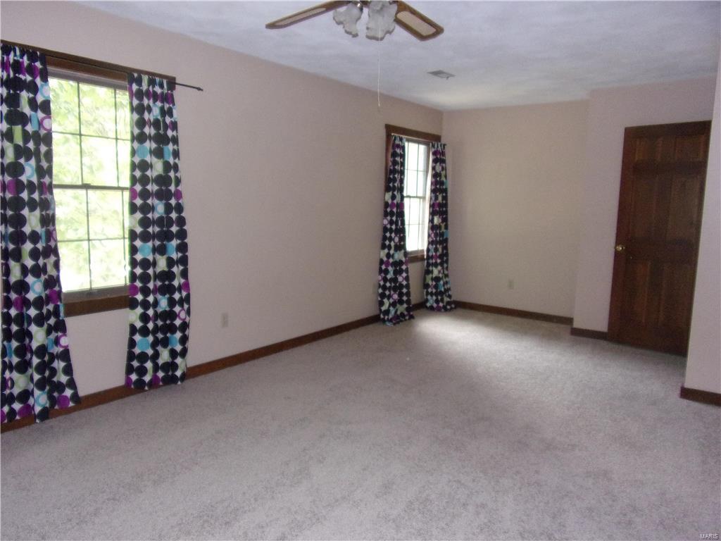 618 Goldfinch Lane Troy, IL 62294 - Photo 21 of 40 Gallery Image 21