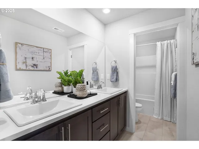 $562,400 | 33362 Southwest Rokin Way, Scappoose, OR 97056