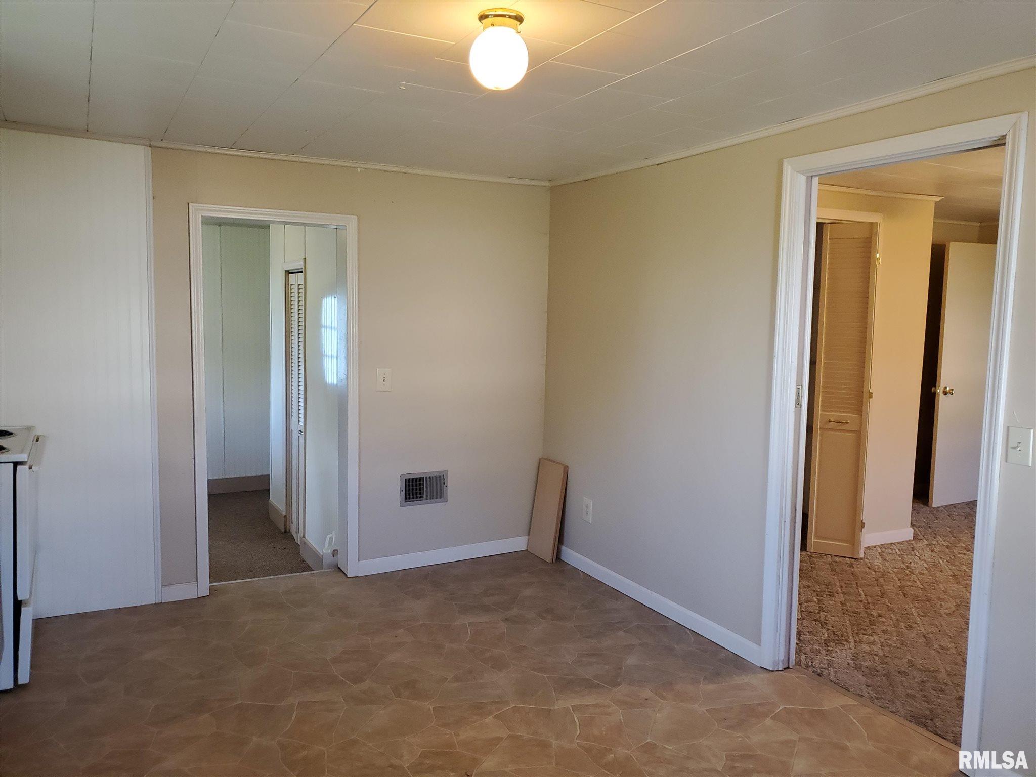 20277 Galatia Post Road Pittsburg, IL 62974 - Photo 15 of 37