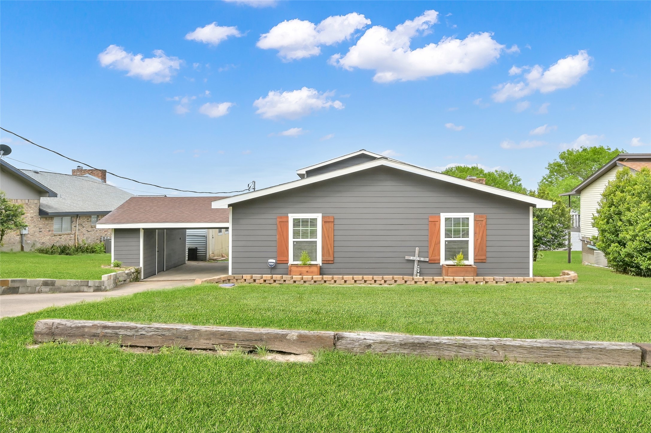 162 Dogwood Lane Trinity, TX 75862 - Photo 2 of 49