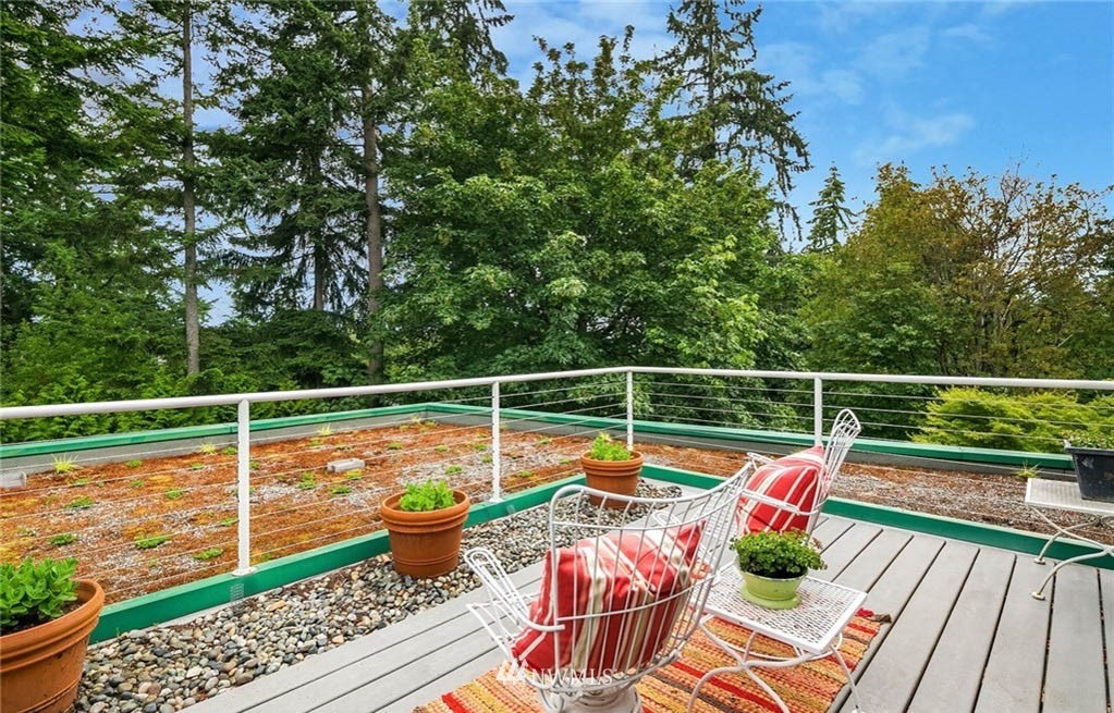 8045 Possession Road Clinton, WA 98236 - Photo 11 of 38