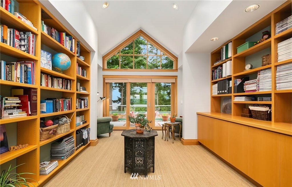 8045 Possession Road Clinton, WA 98236 - Photo 13 of 38