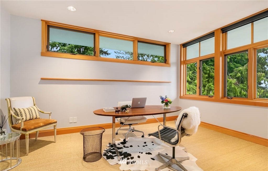 8045 Possession Road Clinton, WA 98236 - Photo 14 of 38