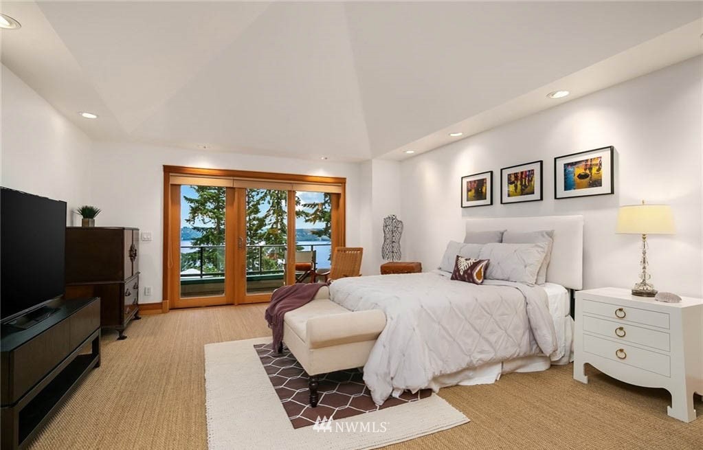 8045 Possession Road Clinton, WA 98236 - Photo 20 of 38