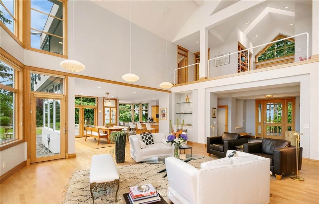 8045 Possession Road Clinton, WA 98236 - Photo 3 of 38