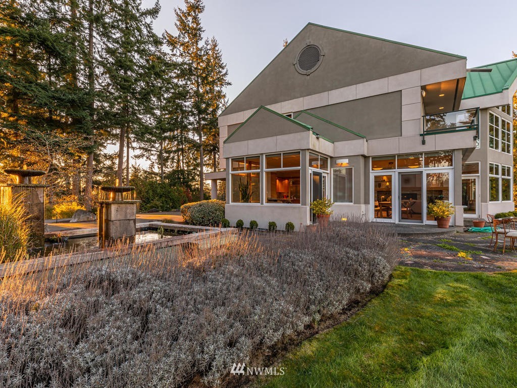 8045 Possession Road Clinton, WA 98236 - Photo 25 of 38