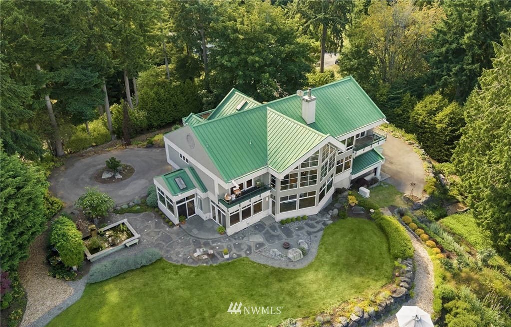 8045 Possession Road Clinton, WA 98236 - Photo 27 of 38