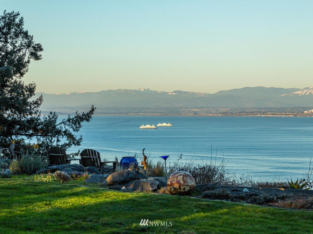 8045 Possession Road Clinton, WA 98236 - Photo 31 of 38