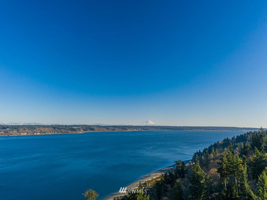 8045 Possession Road Clinton, WA 98236 - Photo 34 of 38