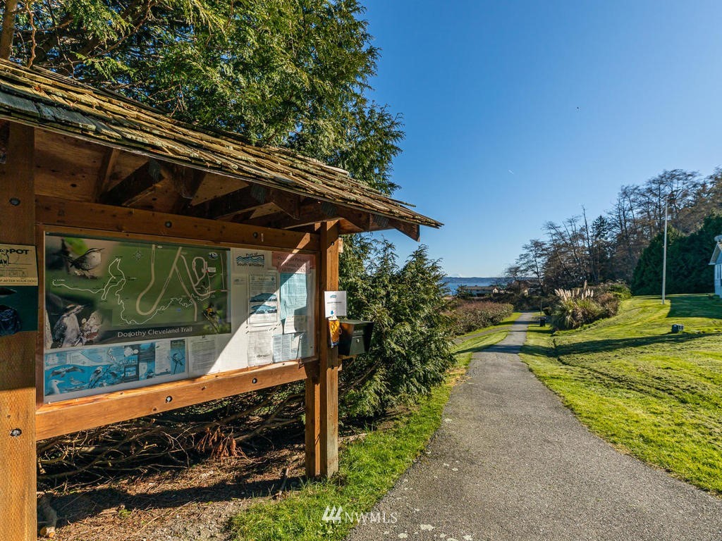 8045 Possession Road Clinton, WA 98236 - Photo 37 of 38