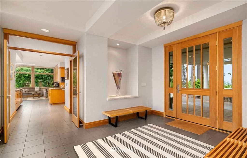 8045 Possession Road Clinton, WA 98236 - Photo 8 of 38