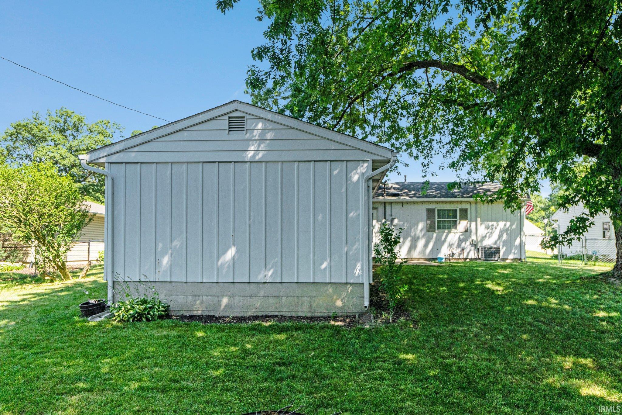 834 Applewood Road Fort Wayne, IN 46825 - Photo 35 of 36 Gallery Image 35