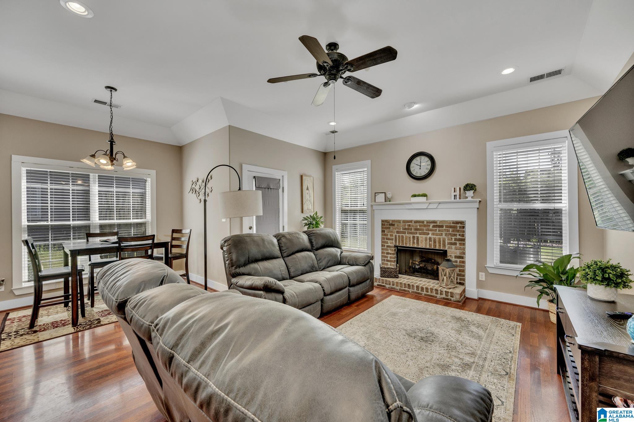 243 Nottingham Drive Calera, AL 35040 - Photo 17 of 34