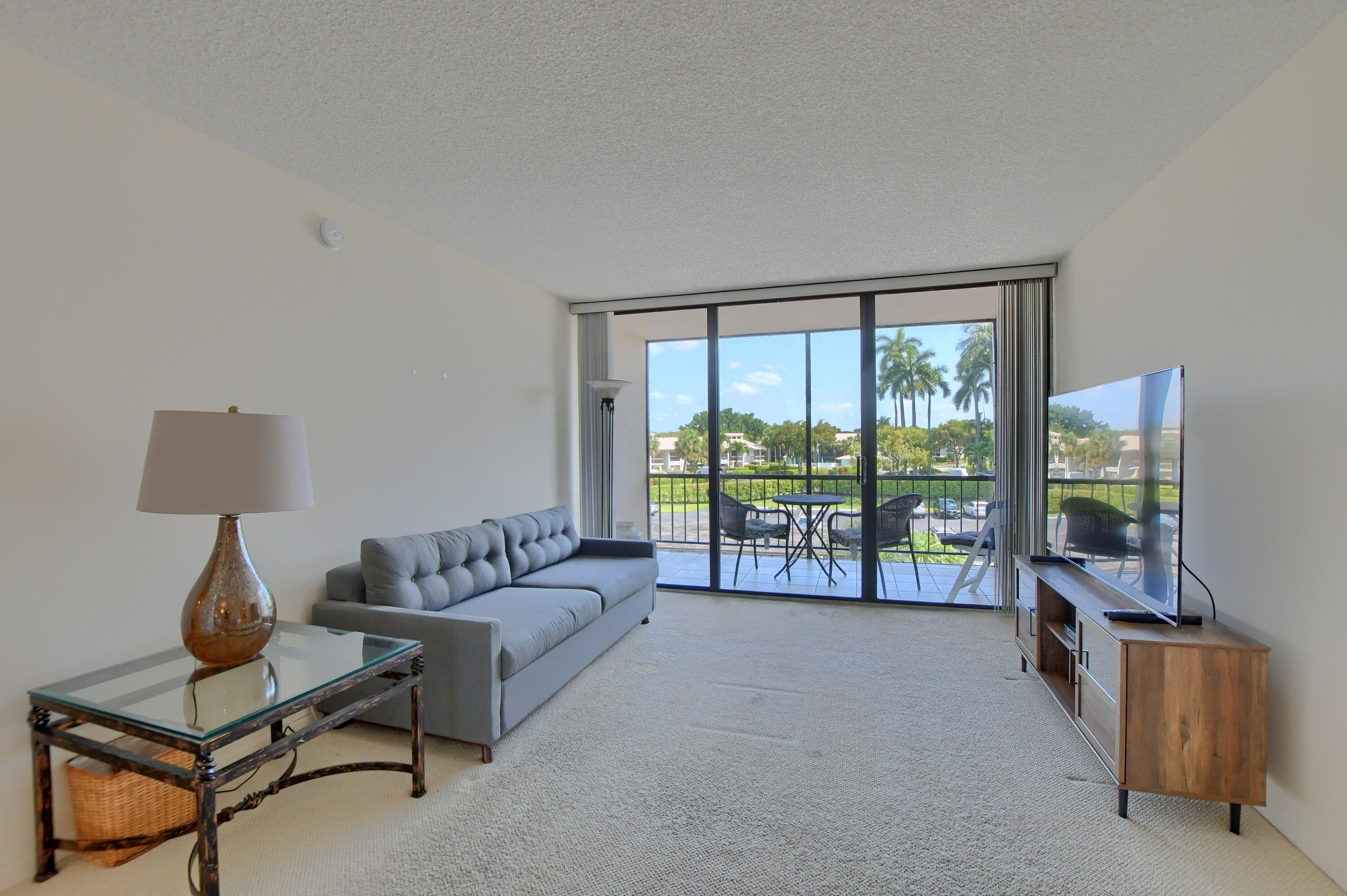 7754 Lakeside Boulevard, Unit 433 Boca Raton, FL 33434 - Photo 2 of 13 04_ebf_1910-hdr(5)