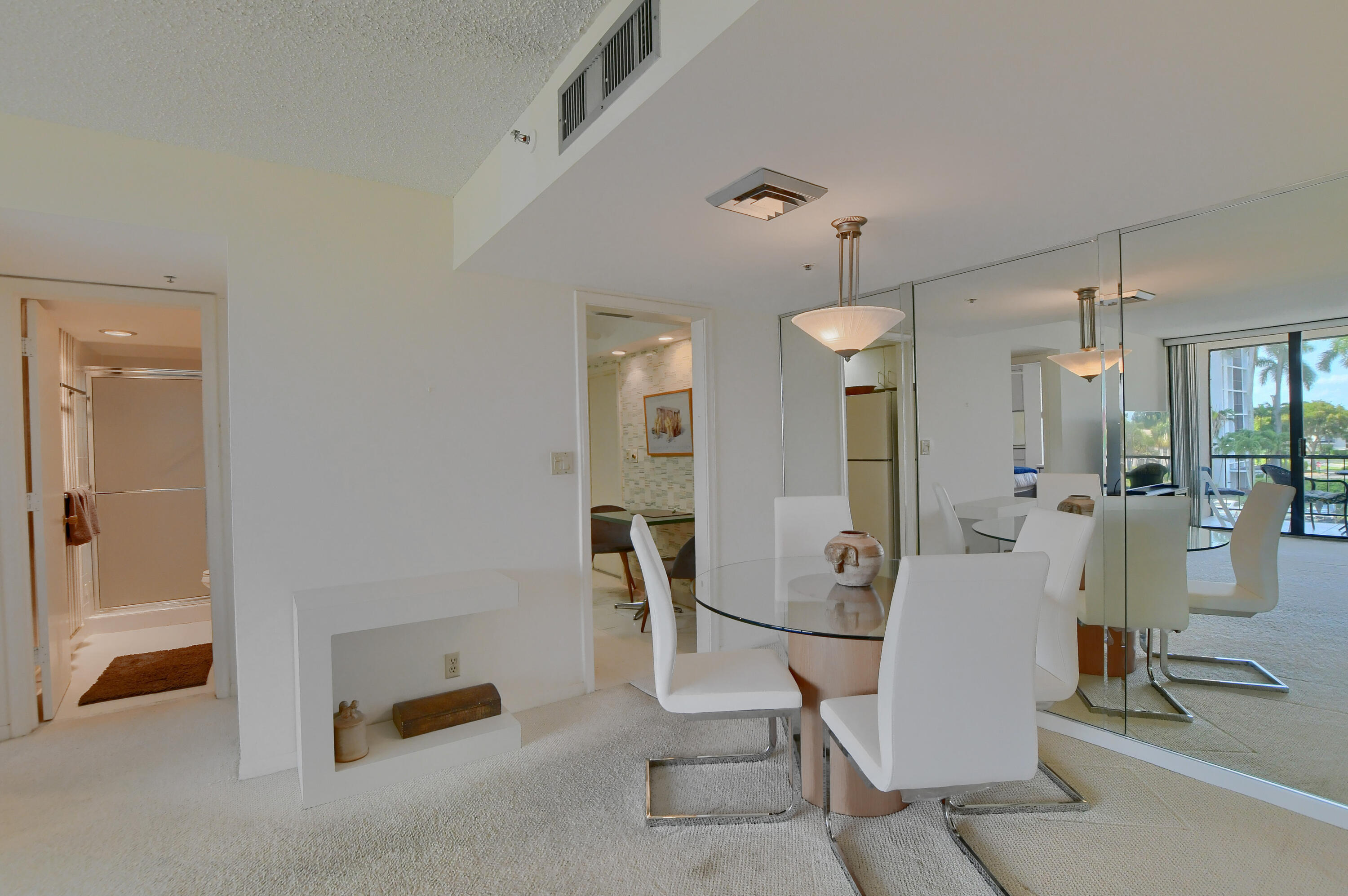 7754 Lakeside Boulevard, Unit 433 Boca Raton, FL 33434 - Photo 3 of 13 07_ebf_1925-hdr(5)