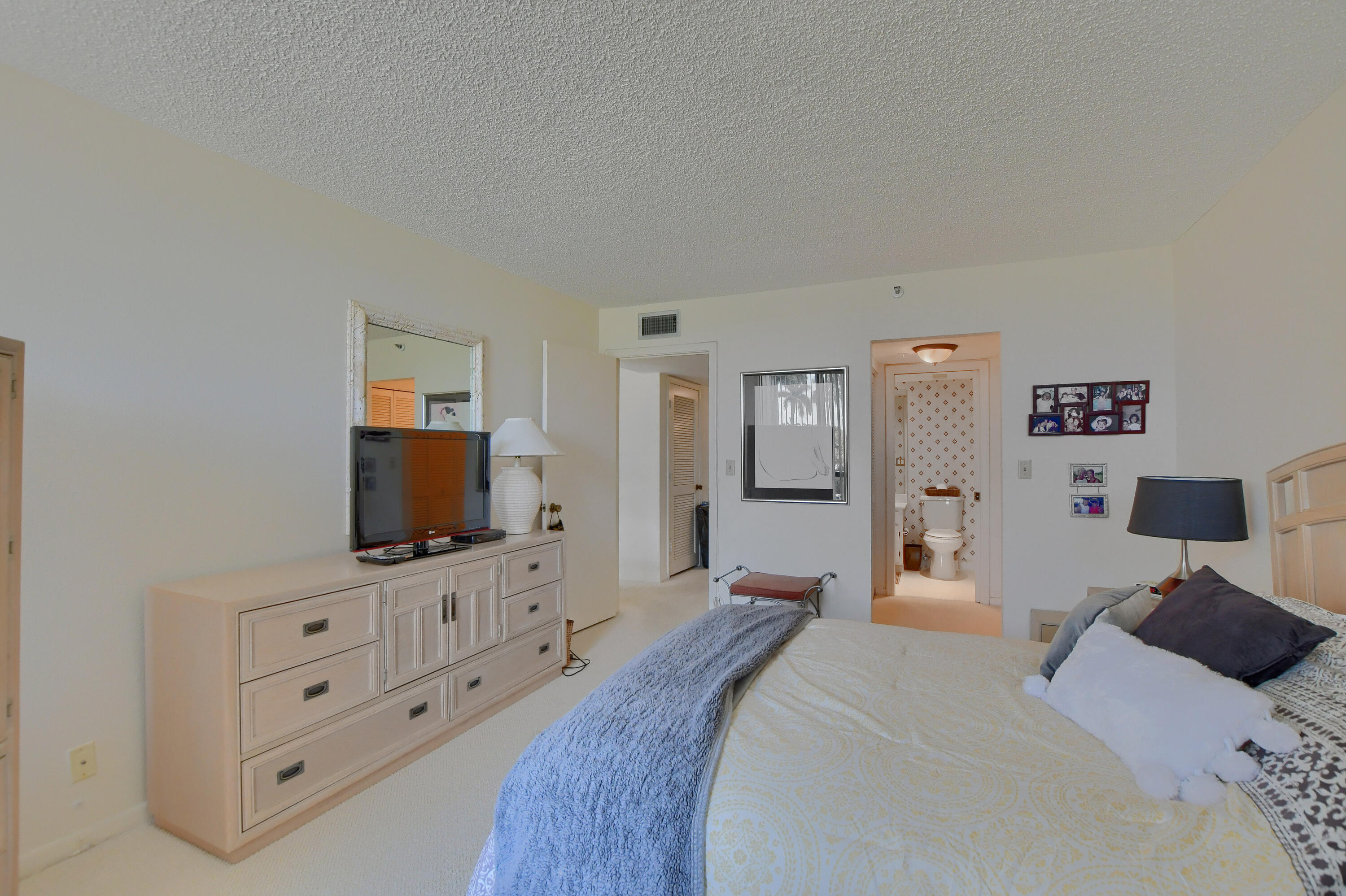 7754 Lakeside Boulevard, Unit 433 Boca Raton, FL 33434 - Photo 5 of 13 13_ebf_1955-hdr(5)