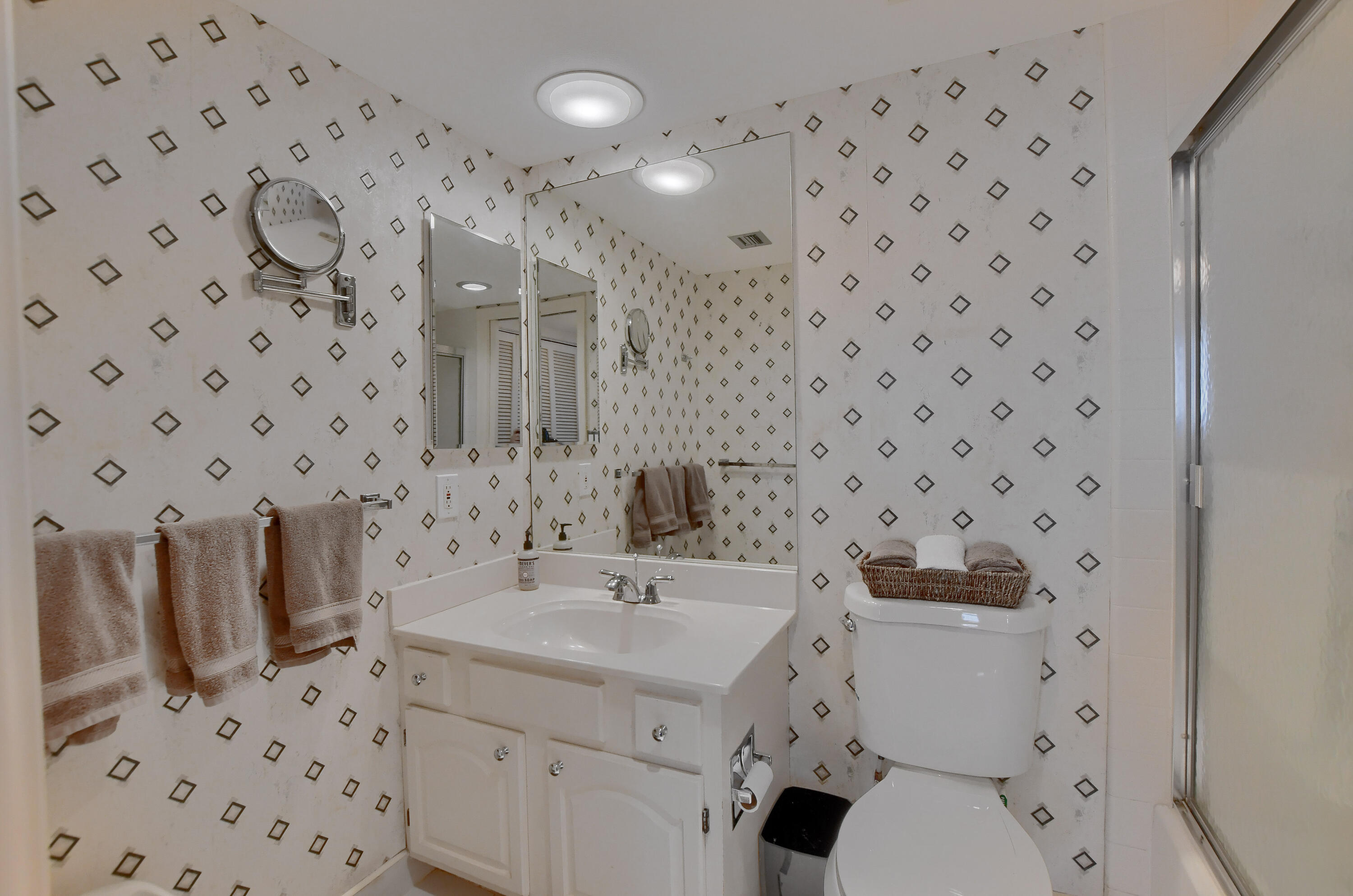 7754 Lakeside Boulevard, Unit 433 Boca Raton, FL 33434 - Photo 6 of 13 15_ebf_1965-hdr(5)