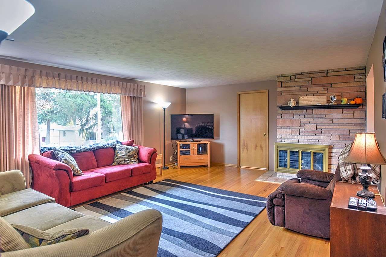 9916 North Huntington Road Spokane, WA 99218 - Photo 2 of 20