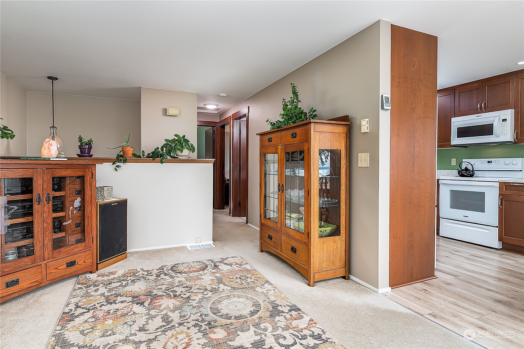 9228 Southeast View Park Road Port Orchard, WA 98367 - Photo 5 of 35 Gallery Image 5