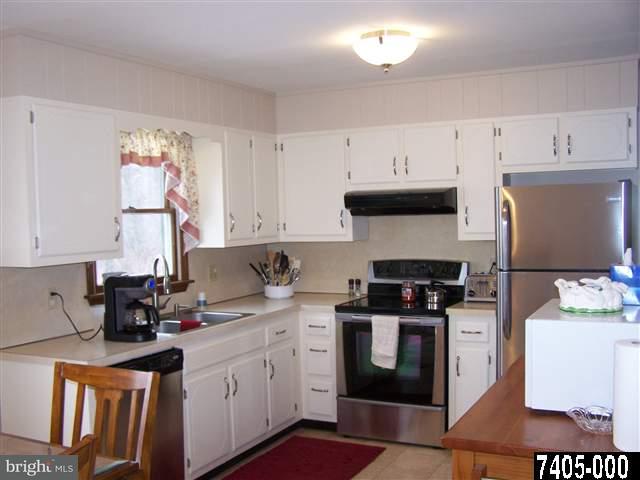 3460 Fox Ridge Court Dover, PA 17315 - Photo 2 of 15 Gallery Image 2