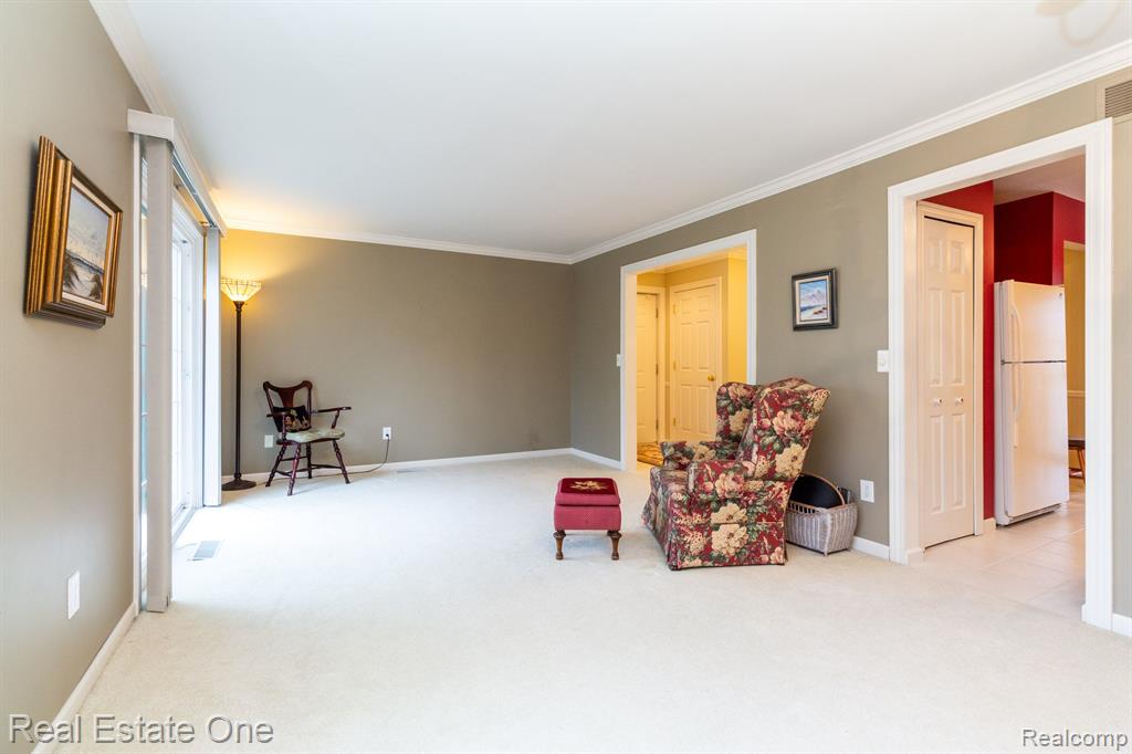 1439 Lantern Lane Rochester Hills, MI 48306 - Photo 9 of 39