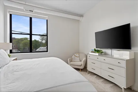$515,000 | 2512 North Bosworth Avenue, Unit 208, Chicago, IL 60614