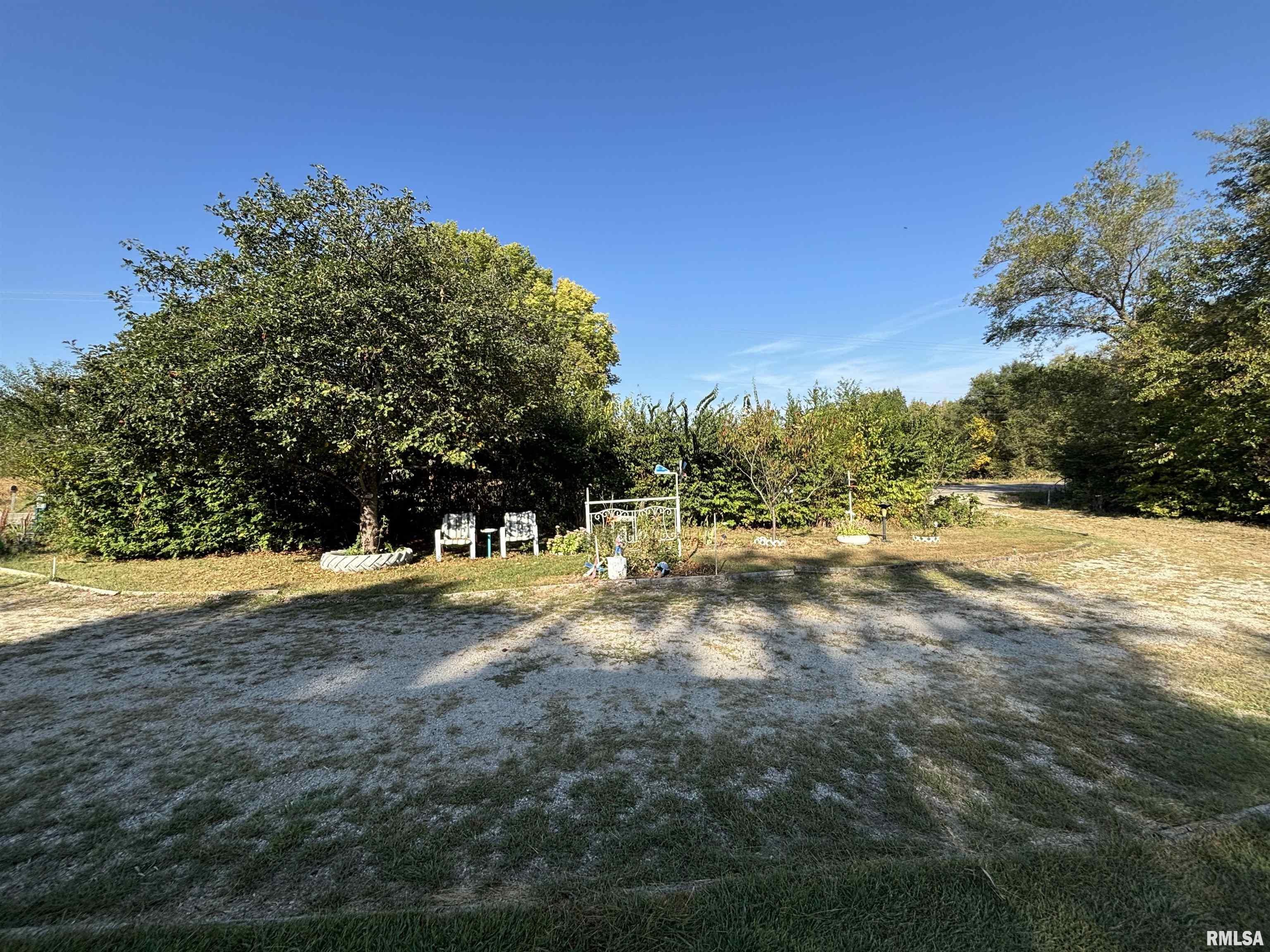 1526 Spring Bay Road East Peoria, IL 61611 - Photo 15 of 19 Gallery Image 15