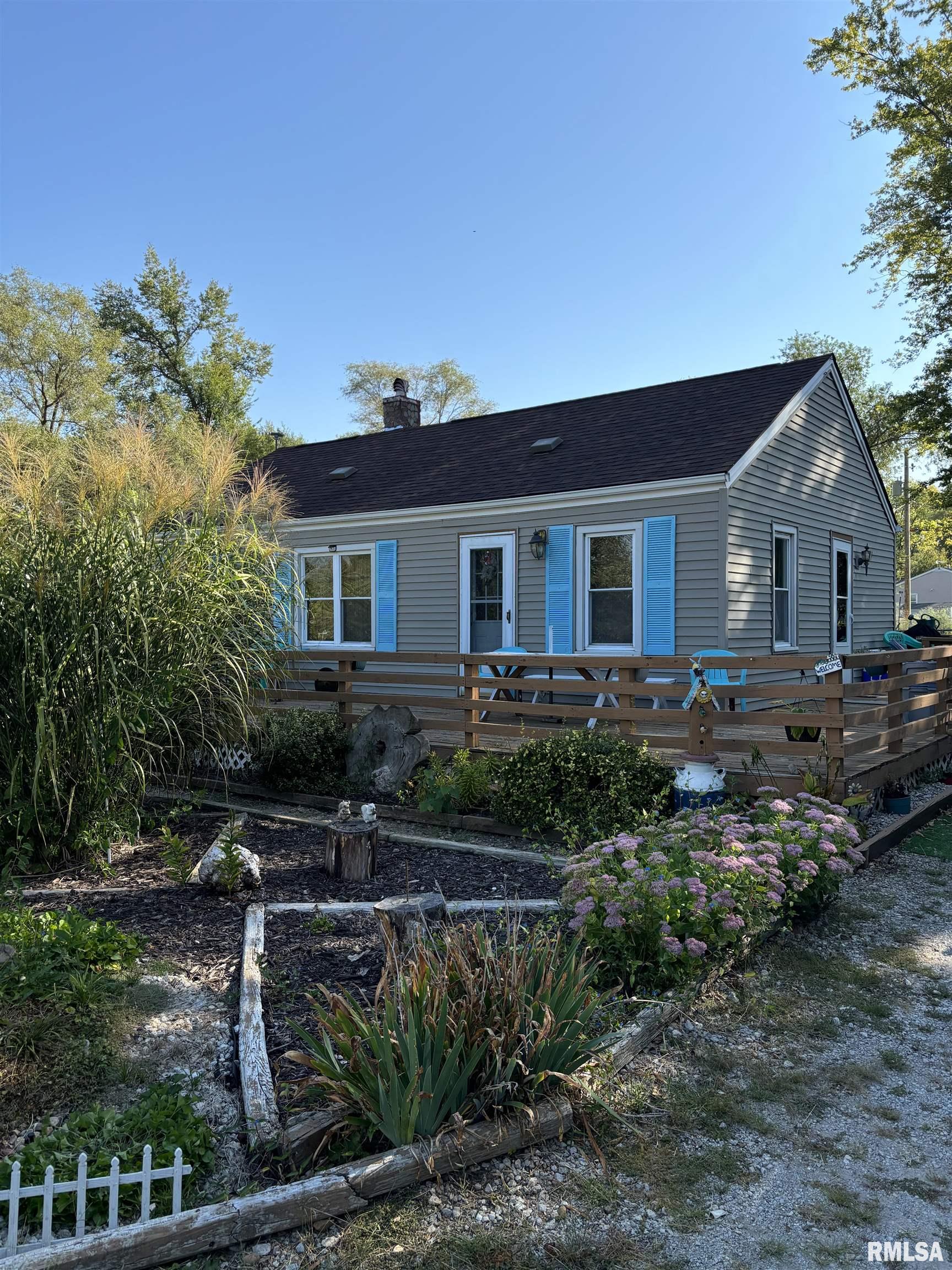 1526 Spring Bay Road East Peoria, IL 61611 - Photo 2 of 19 Gallery Image 2