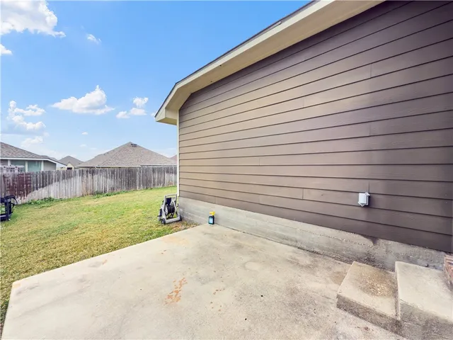 $1,900 | 2105 Dumfries Drive, Bryan, TX 77807