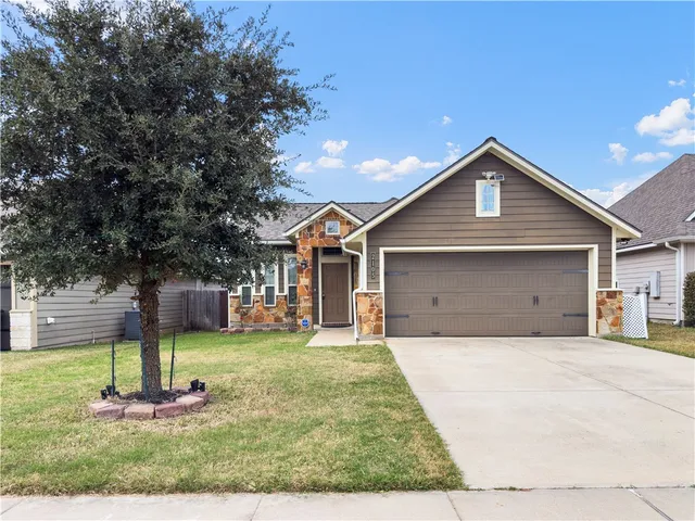 $1,900 | 2105 Dumfries Drive, Bryan, TX 77807